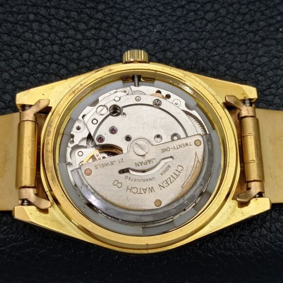 Vintage 1973 Citizen Automatic Mens Gold Watch W/daydate & White accents - Picture 10 of 10